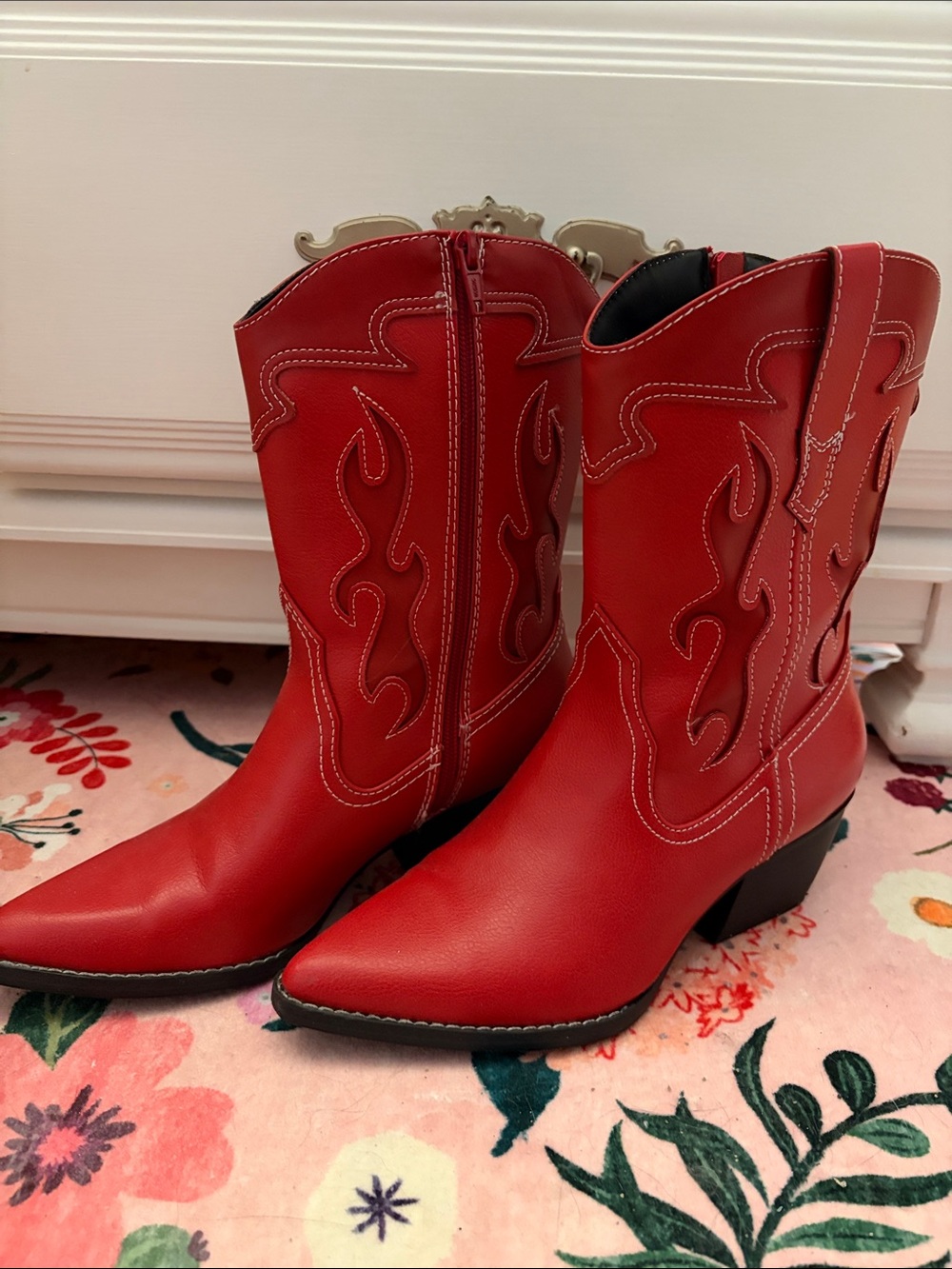 Women's Red Western Boots - Stylish Cowboy Design